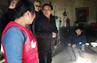 儲備糧管理集團赴貧困村進行春節慰問