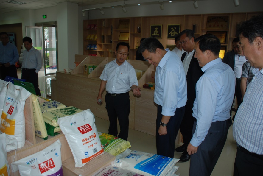 中糧集團遲京濤副總裁一行蒞臨陜西糧農(nóng)西瑞興平園區(qū)考察指導工作