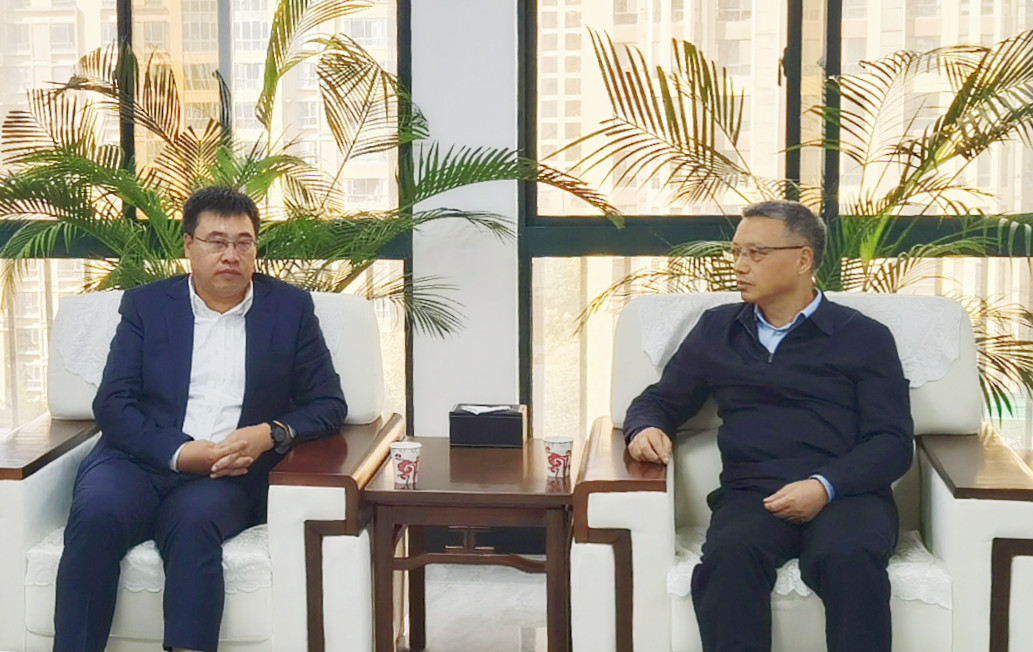 現代牧業總裁孫玉剛一行到集團座談